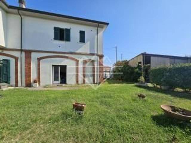 Appartamento in vendita a Carrara, Toscana