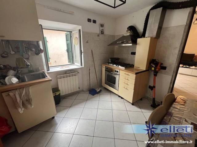 Appartamento in vendita a Carrara, Toscana