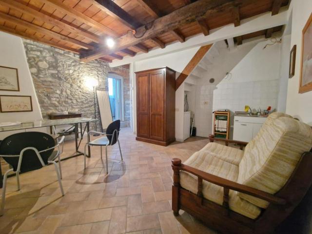 Appartamento in vendita a Carrara, Toscana