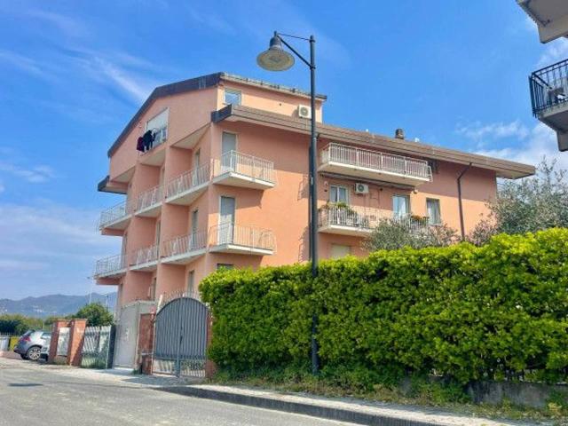 Appartamento in vendita a Carrara, Toscana