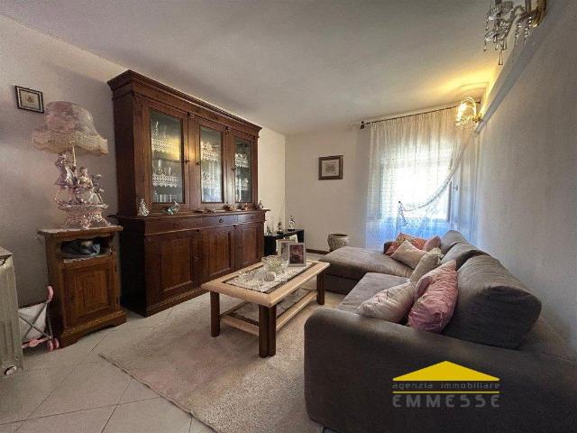 Appartamento in vendita a Carrara, Toscana