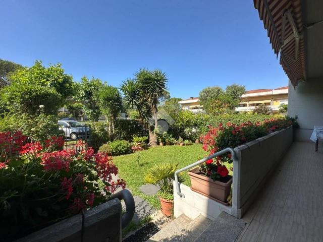 Appartamento in vendita a Carrara, Toscana