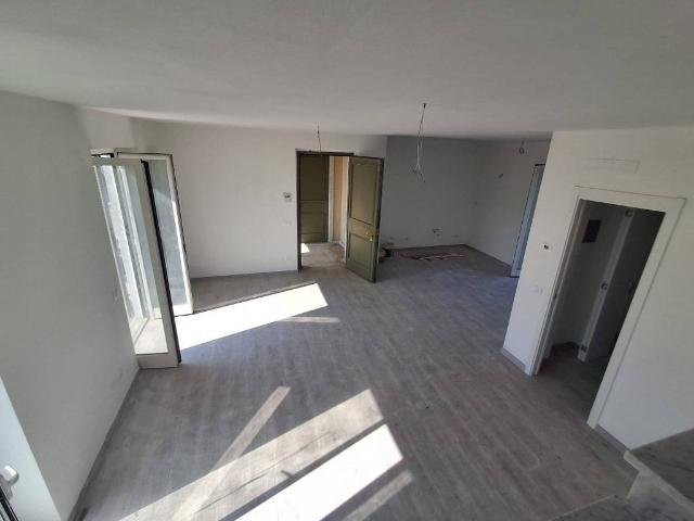 Appartamento in vendita a Carrara, Toscana
