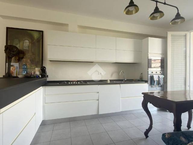 Appartamento in vendita a Marina di Carrara, Carrara