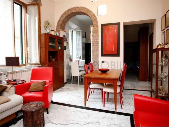 Appartamento in vendita a Carrara, Toscana