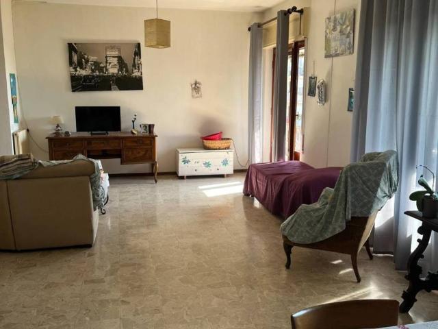Appartamento in vendita a Carrara, Toscana