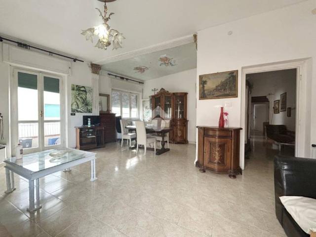 Appartamento in vendita a Marina di Carrara, Carrara