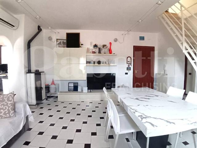 Appartamento in vendita a Pontecimato, Carrara