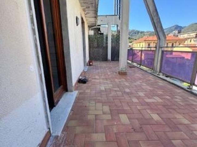Appartamento in vendita a Carrara, Toscana