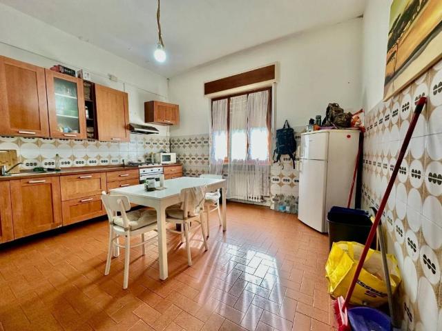 Appartamento in vendita a Marina di Carrara, Carrara