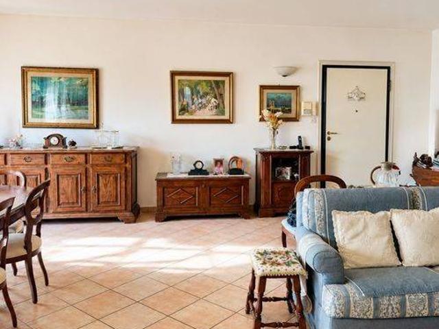 Appartamento in vendita a Carrara, Toscana