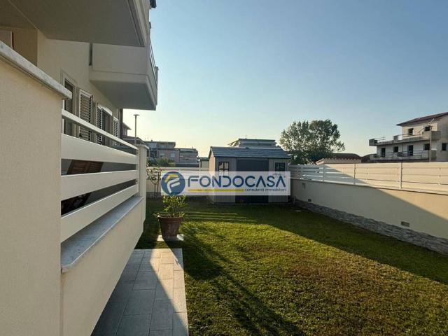 Appartamento in vendita a Marina di Carrara, Carrara
