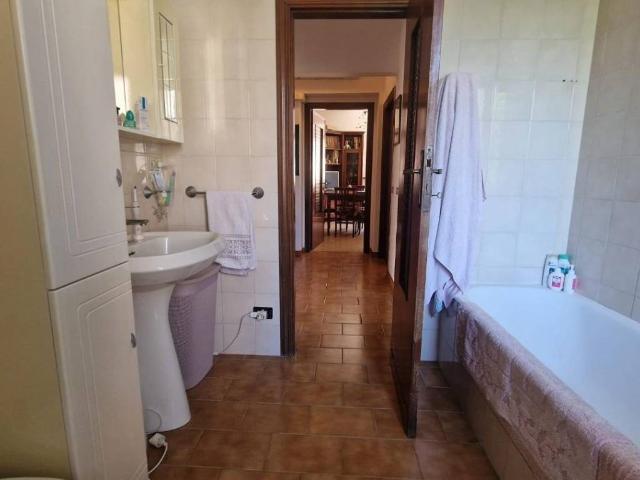 Appartamento in vendita a Carrara, Toscana