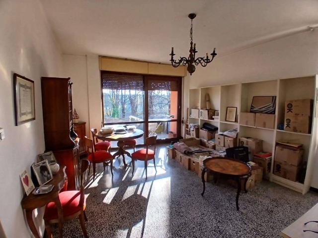 Appartamento in vendita a Carrara, Toscana