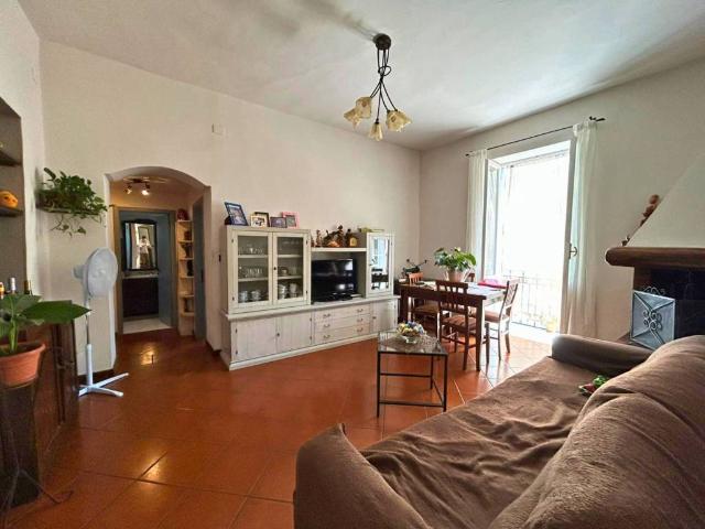 Appartamento in vendita a Carrara, Toscana