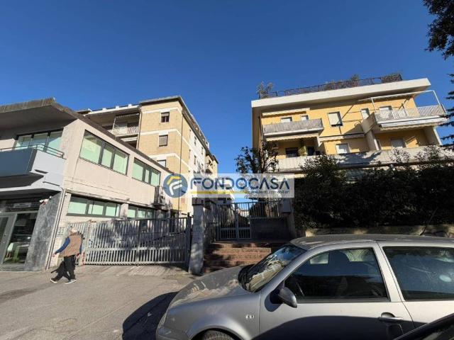 Appartamento in vendita a Carrara, Toscana