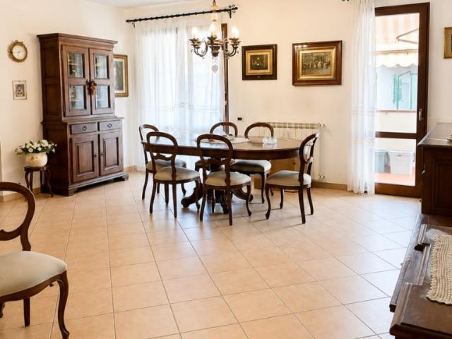 Appartamento in vendita a Carrara, Toscana