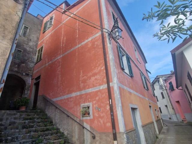 Appartamento in vendita a Carro, Liguria