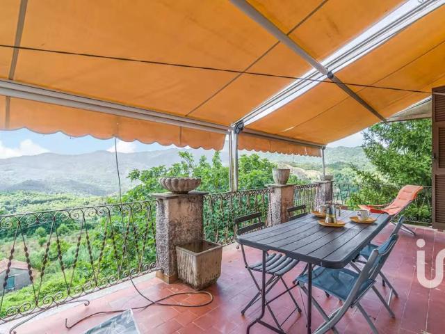 Appartamento in vendita a Carro, Liguria