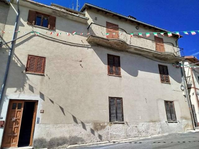 Appartamento in vendita a Carsoli, Abruzzo