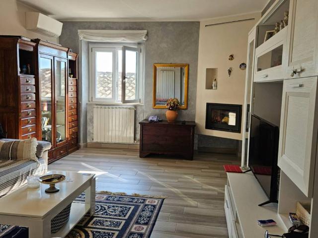 Appartamento in vendita a Molinaccio, Marche