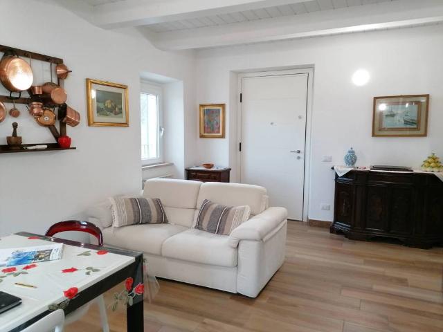 Appartamento in vendita a Molinaccio, Marche