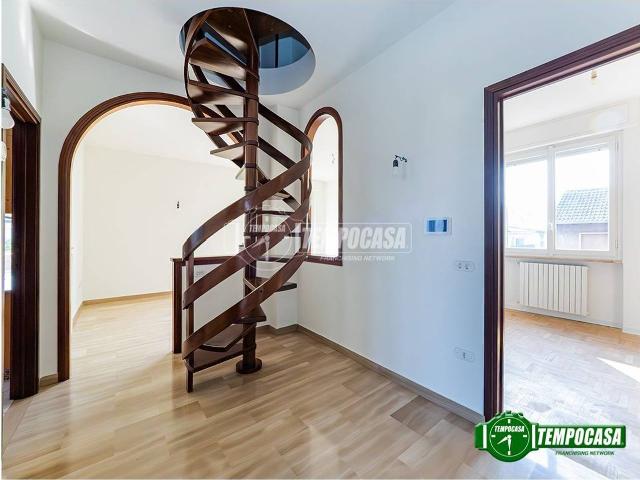 Appartamento in vendita a Carugate, Lombardia