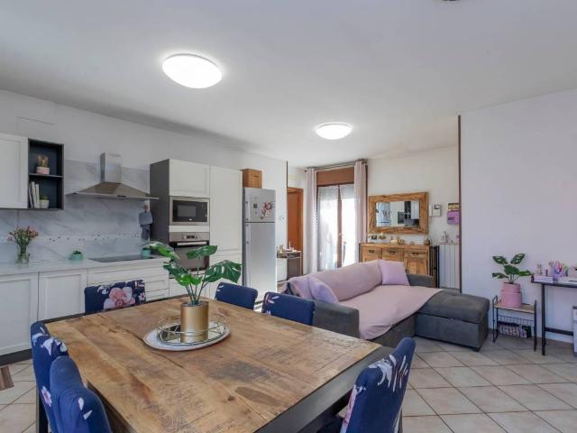 Appartamento in vendita a Carugate, Milano