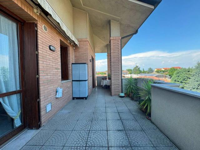 Appartamento in vendita a Carugate, Lombardia