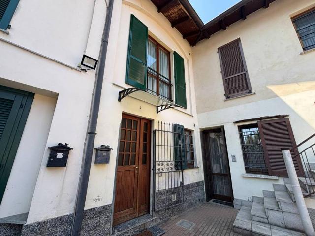 Appartamento in vendita a Carugo, Lombardia