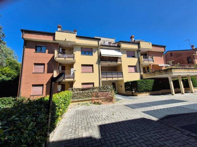 Appartamento in vendita a Carugo, Lombardia