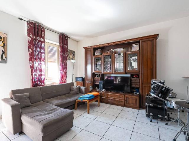 Appartamento in vendita a Carugo, Lombardia