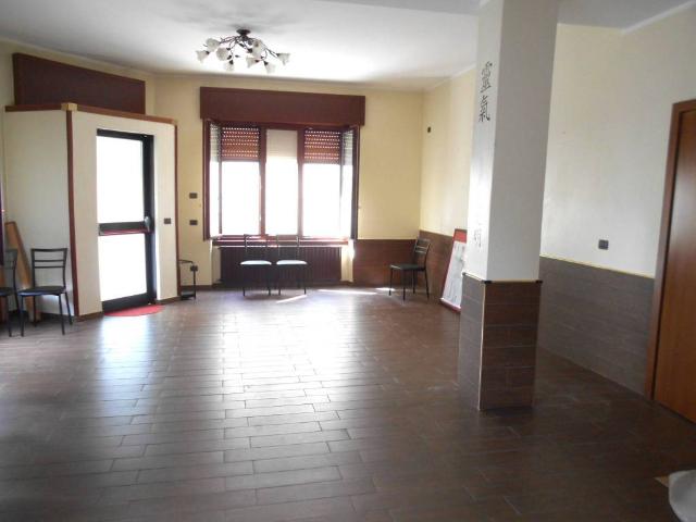 Appartamento in vendita a Carugo, Lombardia