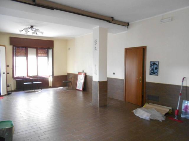 Appartamento in vendita a Carugo, Lombardia
