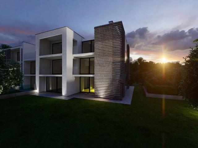 Appartamento in vendita a Carugo, Lombardia