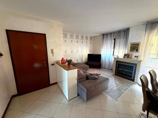 Appartamento in vendita a Carvico, Lombardia