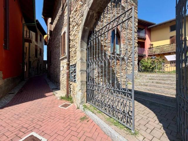 Appartamento in vendita a Carvico, Lombardia