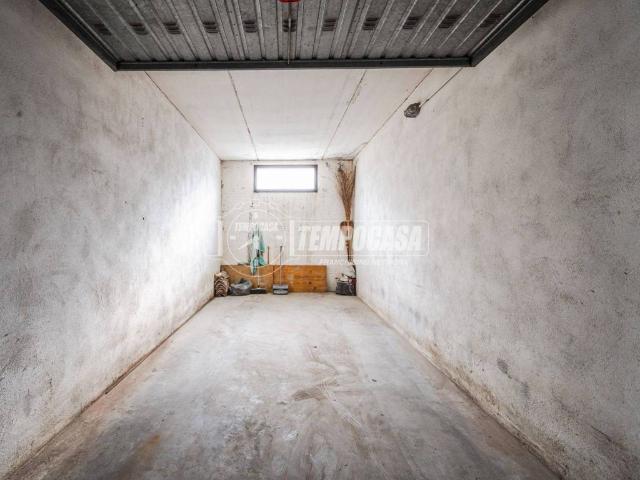 Box in vendita a Tresinaro - Secchia, Re