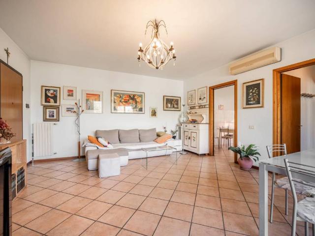 Appartamento in vendita a Tresinaro - Secchia, Re