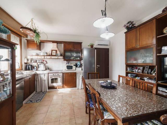 Appartamento in vendita a Tresinaro - Secchia, Re
