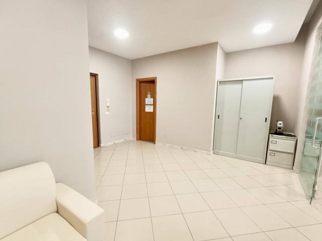 Ufficio in vendita a Casalnuovo Di Napoli, Campania