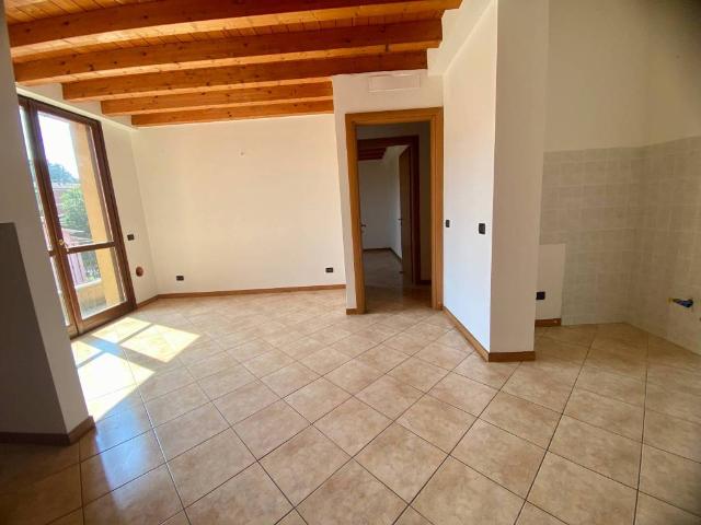 Appartamento in vendita a Casalpusterlengo, Lombardia