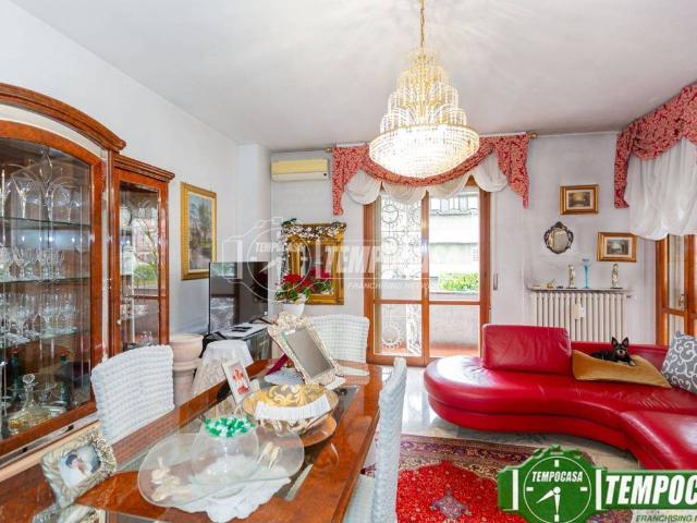 Appartamento in vendita a Casalpusterlengo, Lombardia