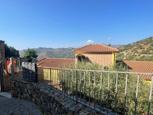 Appartamento in vendita a Casalvecchio Siculo, Sicilia