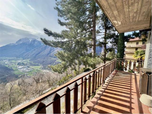 Appartamento in vendita a Casargo, Lombardia