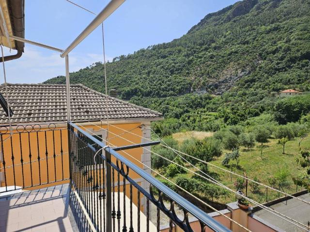 Appartamento in vendita a Bargone, Casarza Ligure