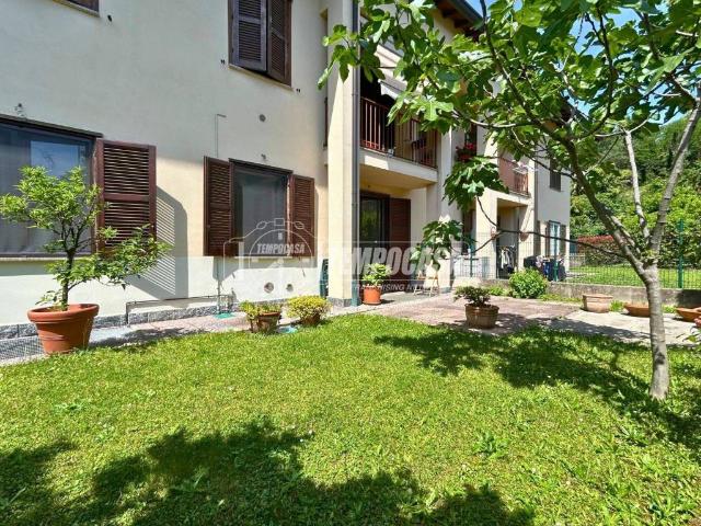 Appartamento in vendita a Casatenovo, Lombardia