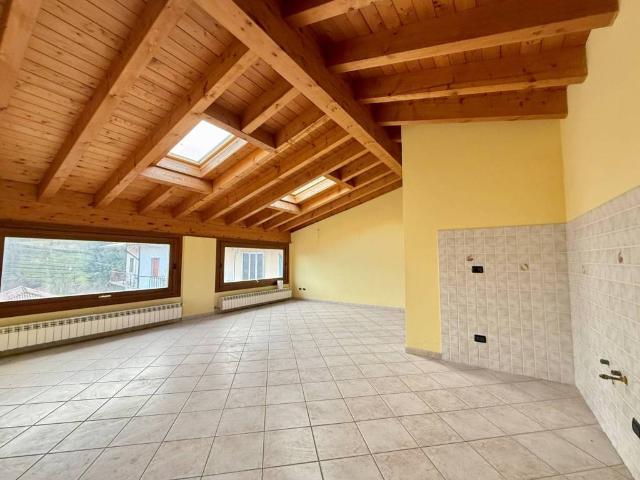 Appartamento in vendita a Casazza, Lombardia
