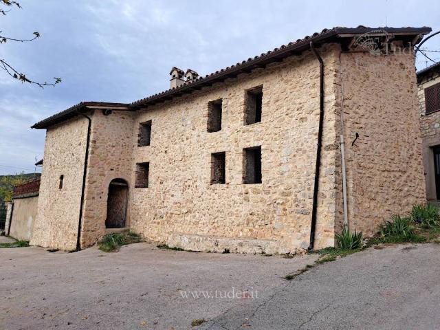 Appartamento in vendita a Cascia, Umbria