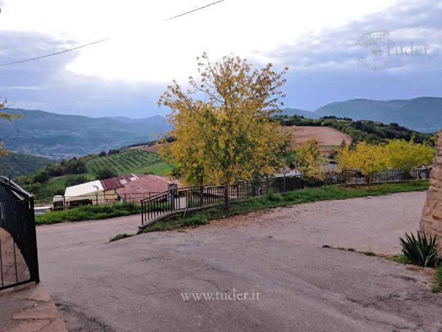 Appartamento in vendita a Cascia, Umbria